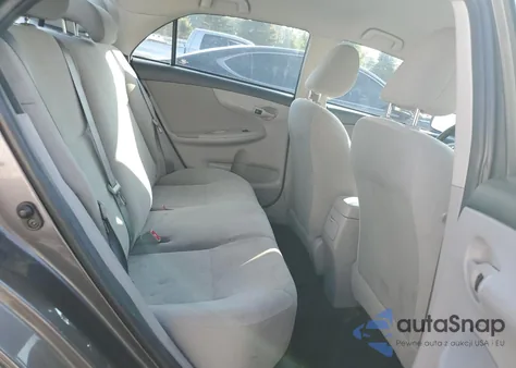 2013 Toyota Corolla Base z USA, uszkodzony, nr VIN 2T1BU4EE4DC112997